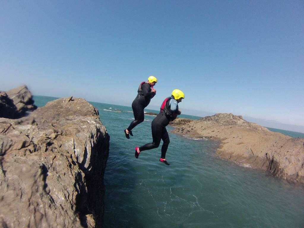 Cliffjumping for couples