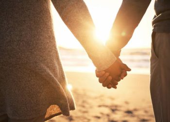 Couple on a romantic getaway in North Devon