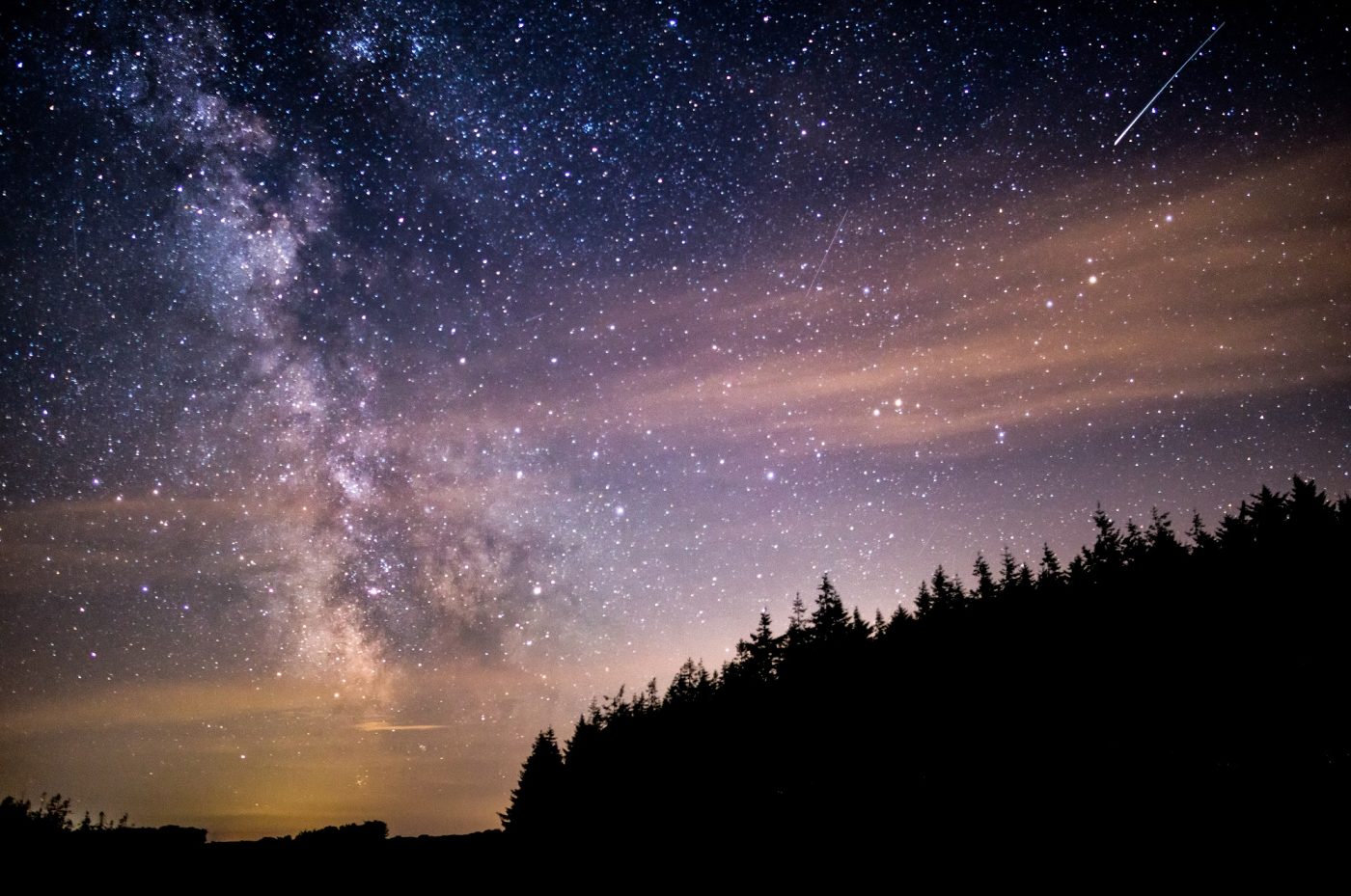Shooting star seen while stargazing